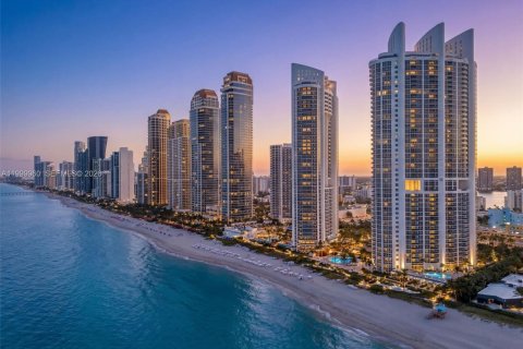 Condominio en venta en Sunny Isles Beach, Florida, 2 dormitorios, 148.64 m2 № 2067577 - foto 29
