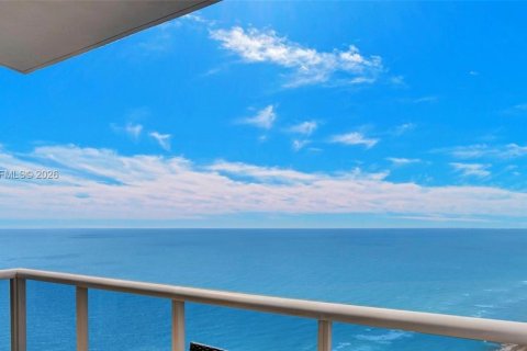 Condominio en venta en Sunny Isles Beach, Florida, 2 dormitorios, 148.64 m2 № 2067577 - foto 3