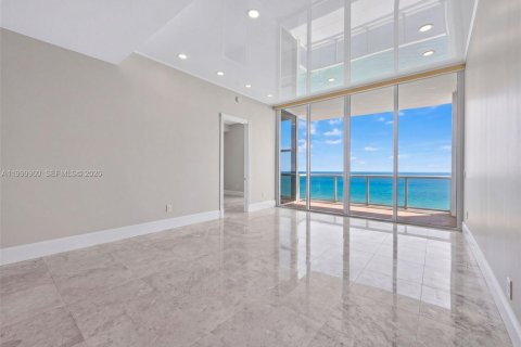 Condominio en venta en Sunny Isles Beach, Florida, 2 dormitorios, 148.64 m2 № 2067577 - foto 26