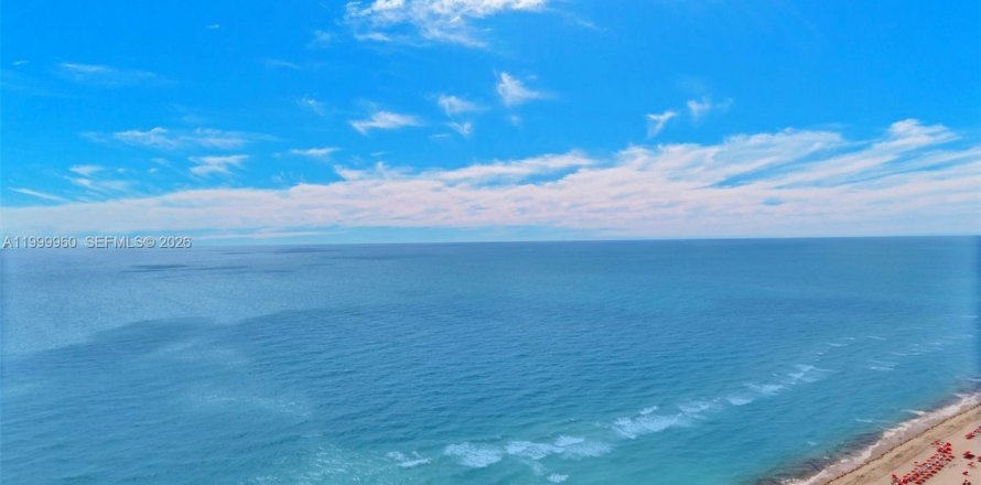Condominio en Sunny Isles Beach, Florida, 2 dormitorios  № 2067577