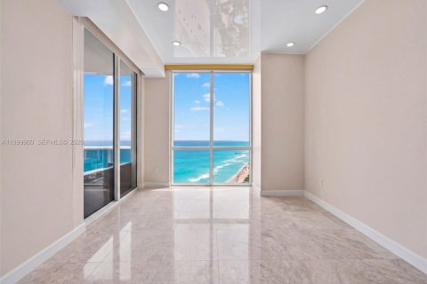 Condominio en venta en Sunny Isles Beach, Florida, 2 dormitorios, 148.64 m2 № 2067577 - foto 21