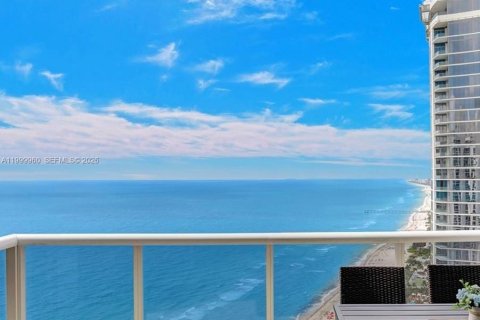 Condominio en venta en Sunny Isles Beach, Florida, 2 dormitorios, 148.64 m2 № 2067577 - foto 4