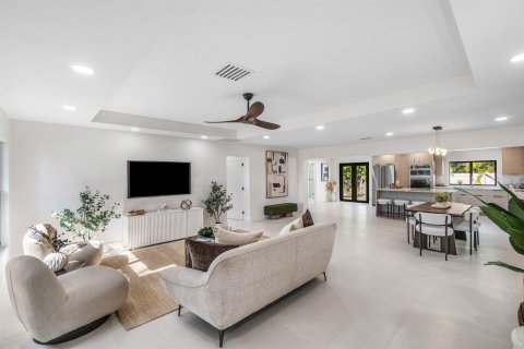 Villa ou maison à vendre à Lighthouse Point, Floride: 4 chambres, 201.41 m2 № 2397915 - photo 2