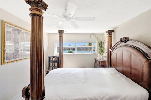 Condo in Hallandale Beach, Florida, 1 bedroom  № 1731516 - photo 13
