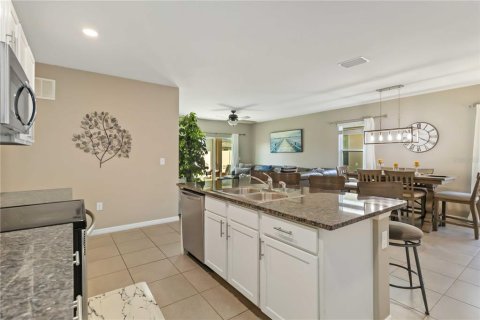 House in Sarasota, Florida 5 bedrooms, 229.93 sq.m. № 1883961 - photo 12