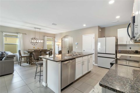 House in Sarasota, Florida 5 bedrooms, 229.93 sq.m. № 1883961 - photo 11