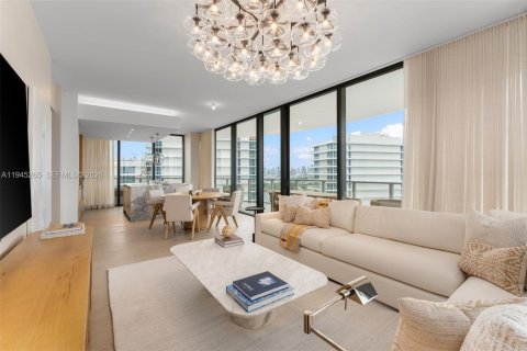 Кондоминиум с 3 спальнями в Майами-Бич, Флорида № 2001871