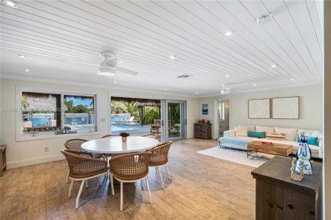 Casa en alquiler en Miami Beach, Florida, 4 dormitorios, 204.38 m2 № 2025561 - foto 12