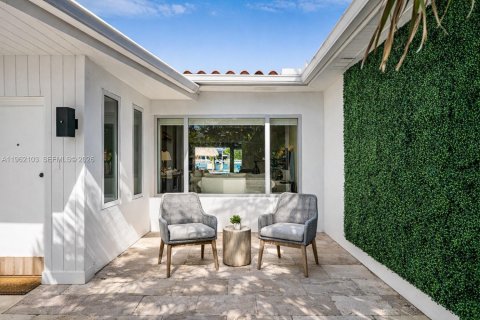 Casa en alquiler en Miami Beach, Florida, 4 dormitorios, 204.38 m2 № 2025561 - foto 20
