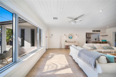 Casa en alquiler en Miami Beach, Florida, 4 dormitorios, 204.38 m2 № 2025561 - foto 10
