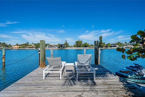 Casa en alquiler en Miami Beach, Florida, 4 dormitorios, 204.38 m2 № 2025561 - foto 3