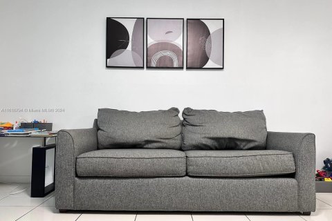 Купить кондоминиум в Халландейл-Бич, Флорида 1 спальня, 78.69м2, № 1240076 - фото 4