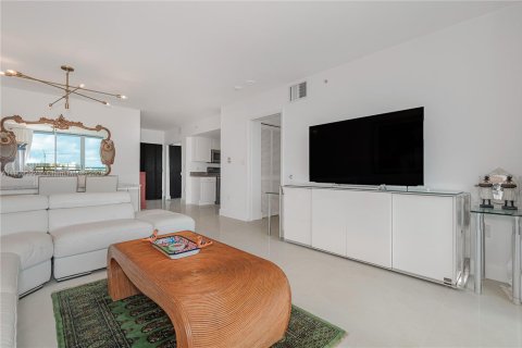 Condo in Miami Beach, Florida, 1 bedroom  № 2052731 - photo 3