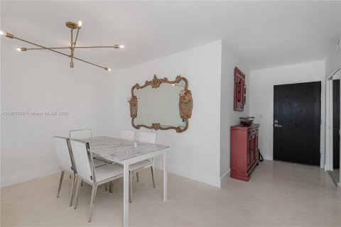 Condo in Miami Beach, Florida, 1 bedroom  № 2052731 - photo 8