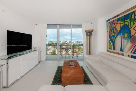 Condo in Miami Beach, Florida, 1 bedroom  № 2052731 - photo 7