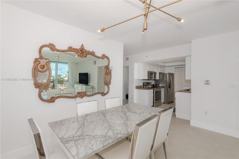 Condo in Miami Beach, Florida, 1 bedroom  № 2052731 - photo 9