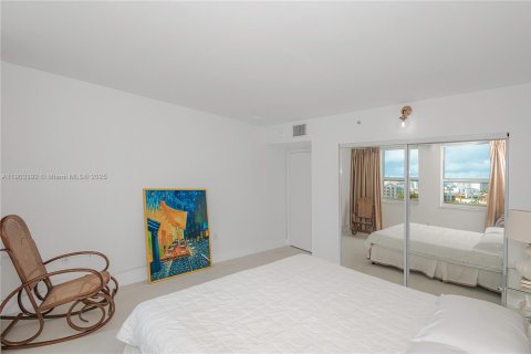Condo in Miami Beach, Florida, 1 bedroom  № 2052731 - photo 20