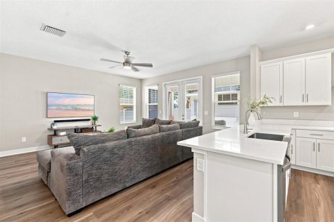 House in Tampa, Florida 5 bedrooms, 222.97 sq.m. № 2348307 - photo 29