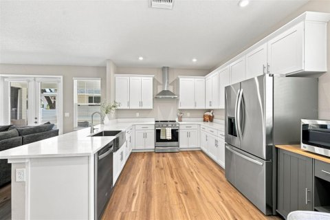 House in Tampa, Florida 5 bedrooms, 222.97 sq.m. № 2348307 - photo 26