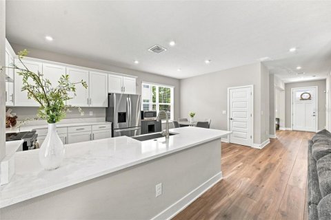 House in Tampa, Florida 5 bedrooms, 222.97 sq.m. № 2348307 - photo 18