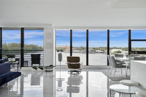 Condominio en alquiler en Boca Raton, Florida, 4 dormitorios, 241.55 m2 № 1935345 - foto 9