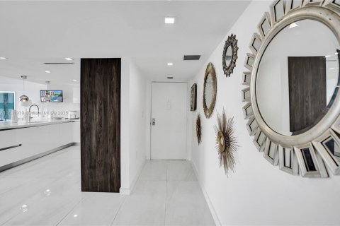 Condominio en alquiler en Boca Raton, Florida, 4 dormitorios, 241.55 m2 № 1935345 - foto 28