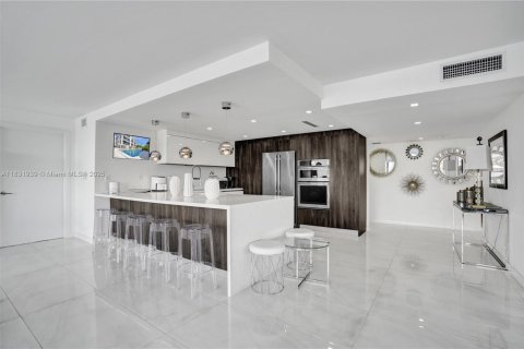 Condominio en alquiler en Boca Raton, Florida, 4 dormitorios, 241.55 m2 № 1935345 - foto 14