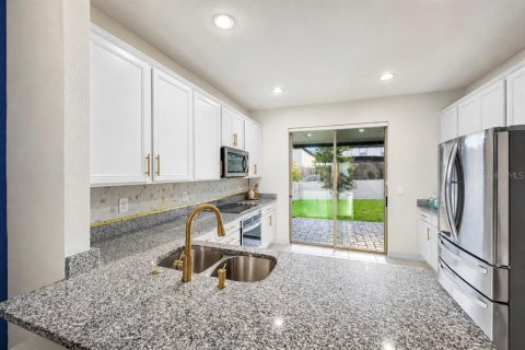 Villa ou maison à vendre à Kissimmee, Floride: 4 chambres, 197.7 m2 № 2322618 - photo 14