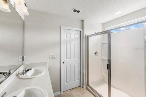 Villa ou maison à vendre à Kissimmee, Floride: 4 chambres, 197.7 m2 № 2322618 - photo 27