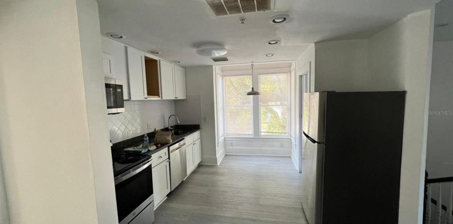 Appartement à Eustis, Floride 3 chambres, 92.9 m2 № 1813029