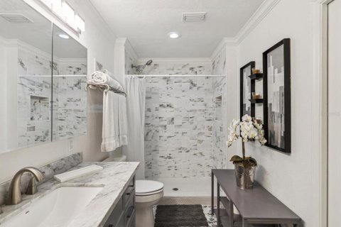 Townhouse in Saint Petersburg, Florida 2 bedrooms, 95.69 sq.m. № 2156860 - photo 23