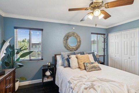 Townhouse in Saint Petersburg, Florida 2 bedrooms, 95.69 sq.m. № 2156860 - photo 25