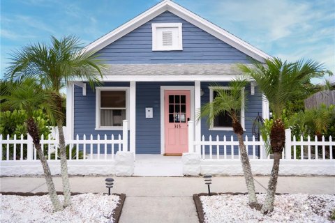 House in Tarpon Springs, Florida 2 bedrooms, 68.75 sq.m. № 2289965