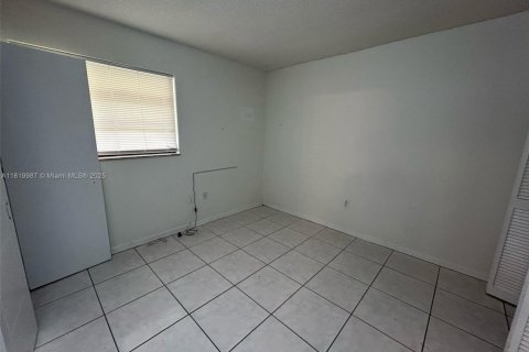 Condo in Miami, Florida, 2 bedrooms № 1777745 - photo 6