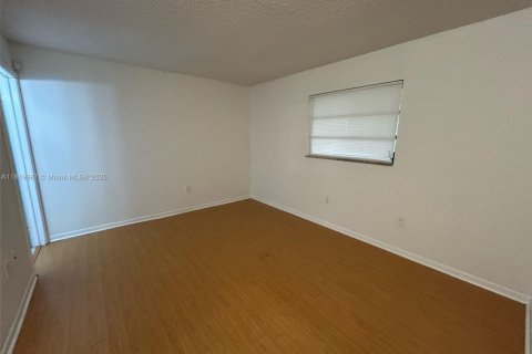 Condo in Miami, Florida, 2 bedrooms № 1777745 - photo 8