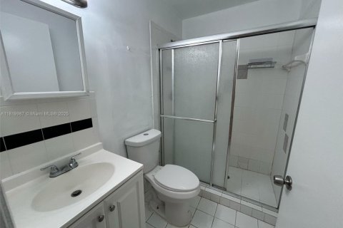 Condo in Miami, Florida, 2 bedrooms № 1777745 - photo 10
