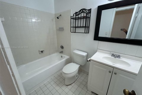 Condo in Miami, Florida, 2 bedrooms № 1777745 - photo 7