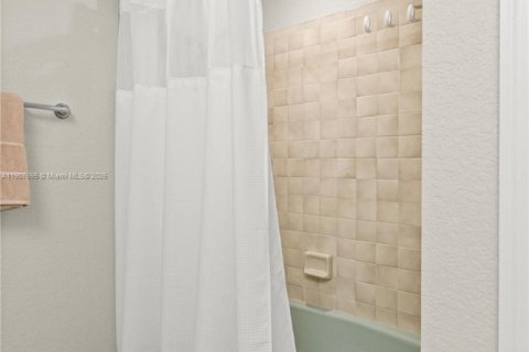 House in Ocala, Florida 3 bedrooms, 203.46 sq.m. № 1963689 - photo 23