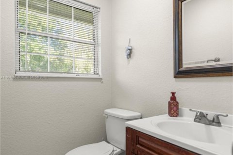 House in Ocala, Florida 3 bedrooms, 203.46 sq.m. № 1963689 - photo 16