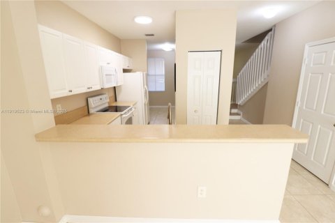 Townhouse in Homestead, Florida 3 bedrooms, 123.1 sq.m. № 1974765 - photo 9