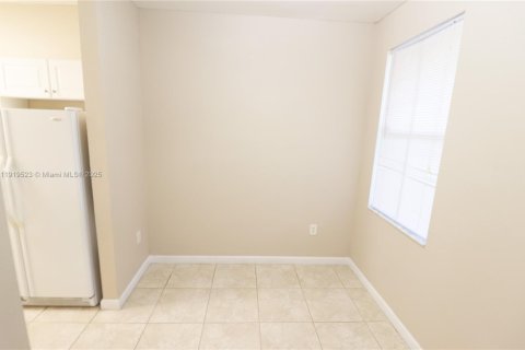 Townhouse in Homestead, Florida 3 bedrooms, 123.1 sq.m. № 1974765 - photo 4