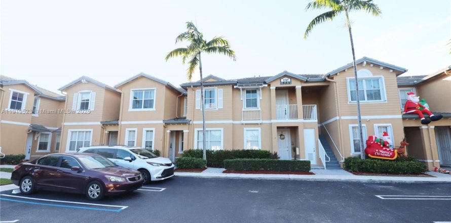 Townhouse in Homestead, Florida 3 bedrooms, 123.1 sq.m. № 1974765