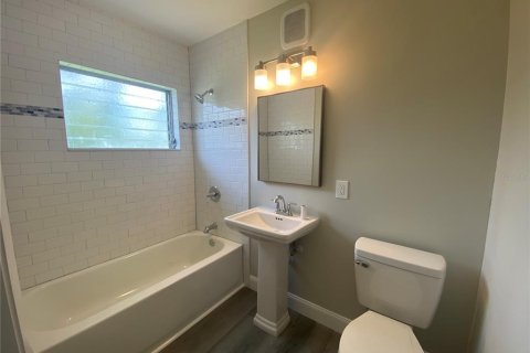 House in Port Charlotte, Florida 2 bedrooms, 79.06 sq.m. № 1578658 - photo 13