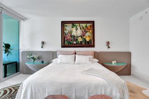 Condo in Miami, Florida, 2 bedrooms  № 1888907 - photo 24