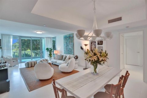 Condo in Miami, Florida, 2 bedrooms  № 1888907 - photo 13