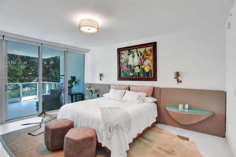 Condo in Miami, Florida, 2 bedrooms  № 1888907 - photo 3
