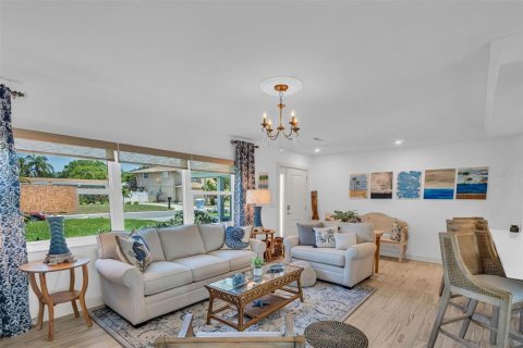 Купить виллу или дом в Ларго, Флорида 8 комнат, 134.52м2, № 1679222 - фото 8