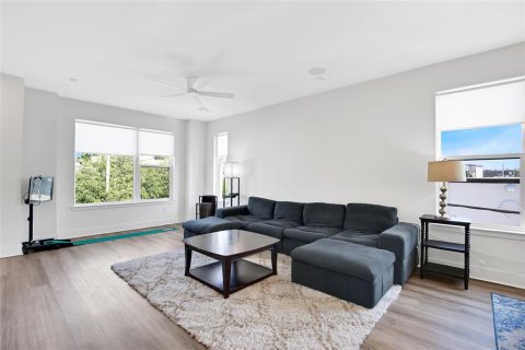 Touwnhouse à louer à Tampa, Floride: 3 chambres, 214.98 m2 № 2166752 - photo 12