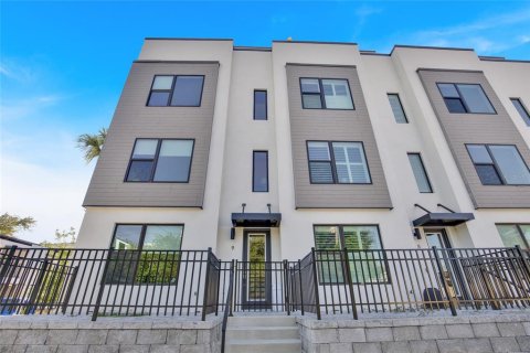 Touwnhouse à Tampa, Floride 3 chambres, 214.98 m2 № 2166752