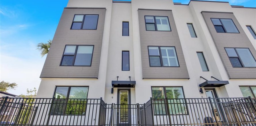 Touwnhouse à Tampa, Floride 3 chambres, 214.98 m2 № 2166752